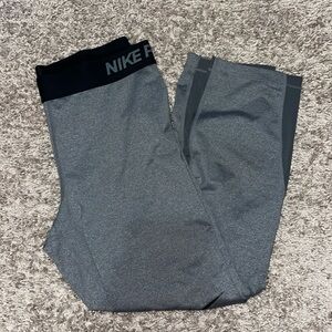 Nike Pro- Leggings- 3/5 Leg- Size M